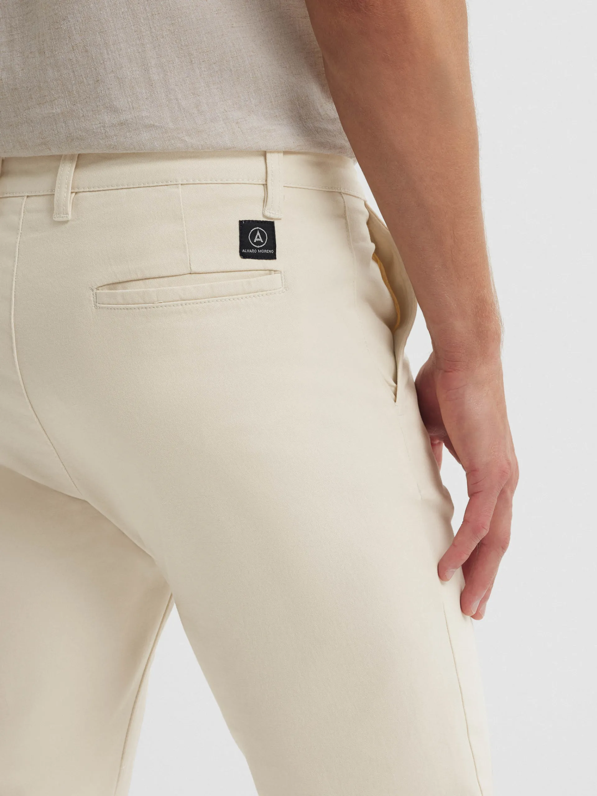 Chino-Alvaro Moreno PANTALON CHINO SLIM FIT Crudo